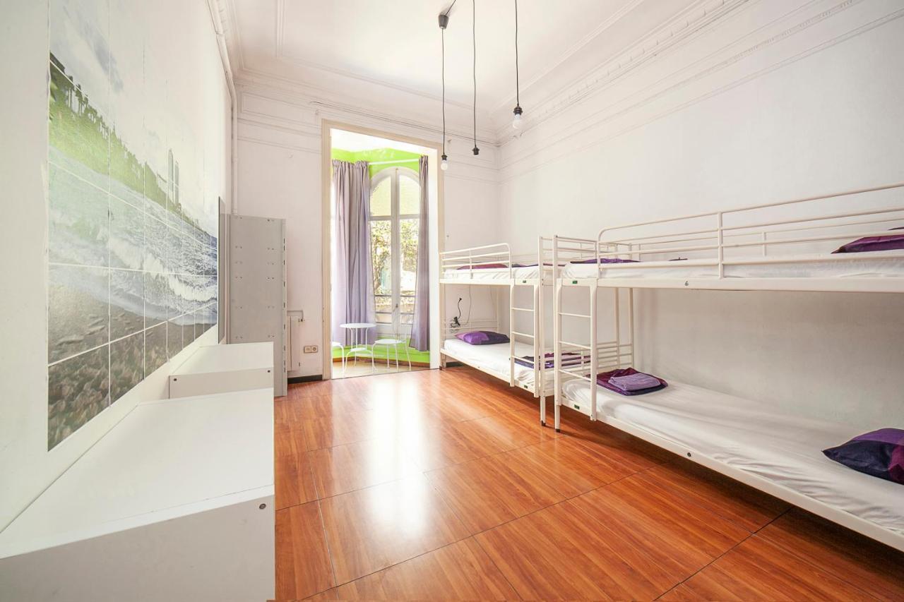 Bed 4-Bed Mixed Dormitory Room