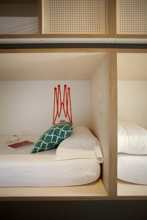 Bed 8-Bed Mixed Dormitory Room