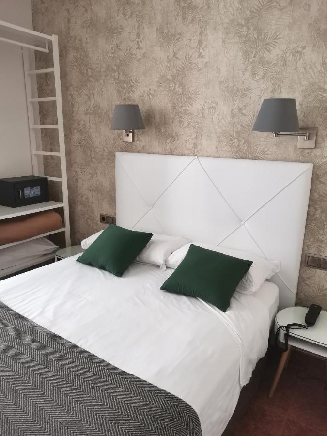 Double or Twin Room,1111156419:JPEG