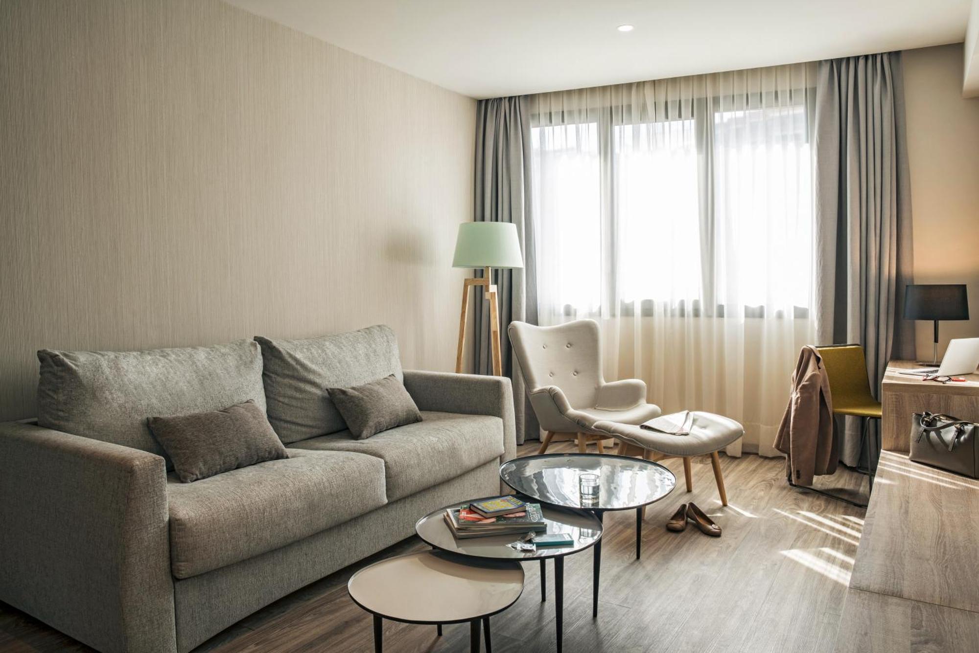 Junior Suite,693473610:JPEG