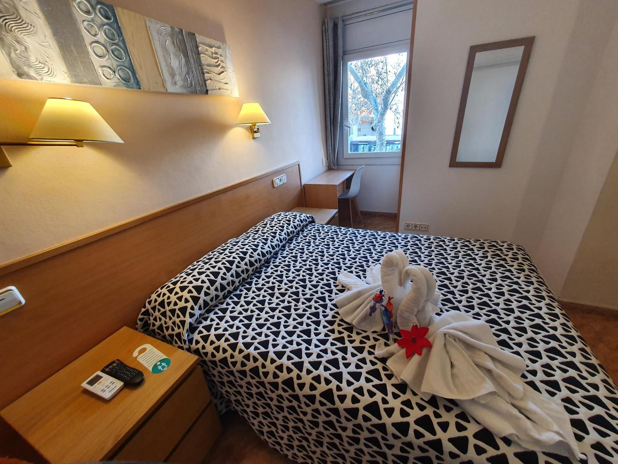 Double Room Private Bathroom