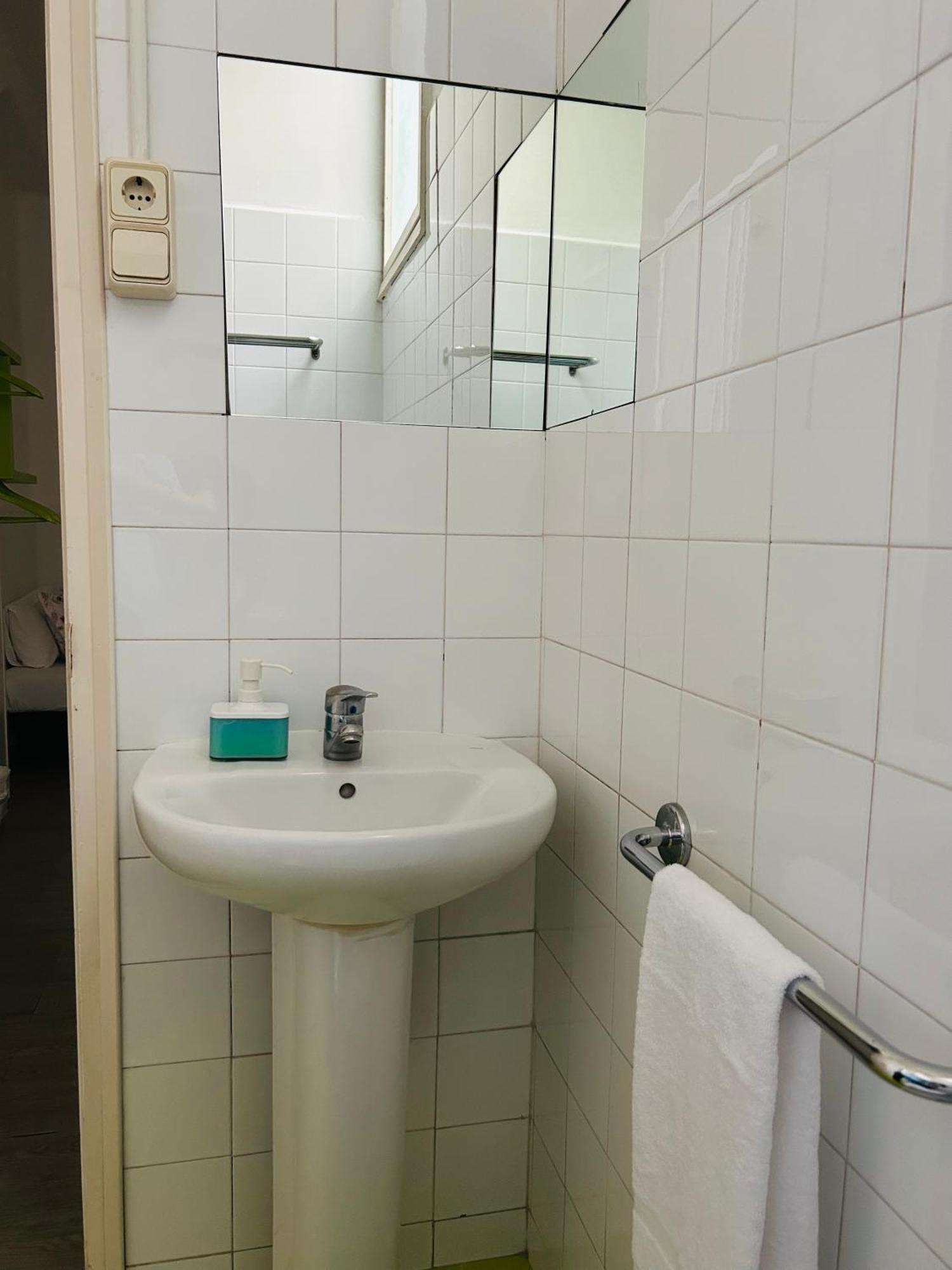 Camera Doppia con Letti Singoli con Bagno Privato