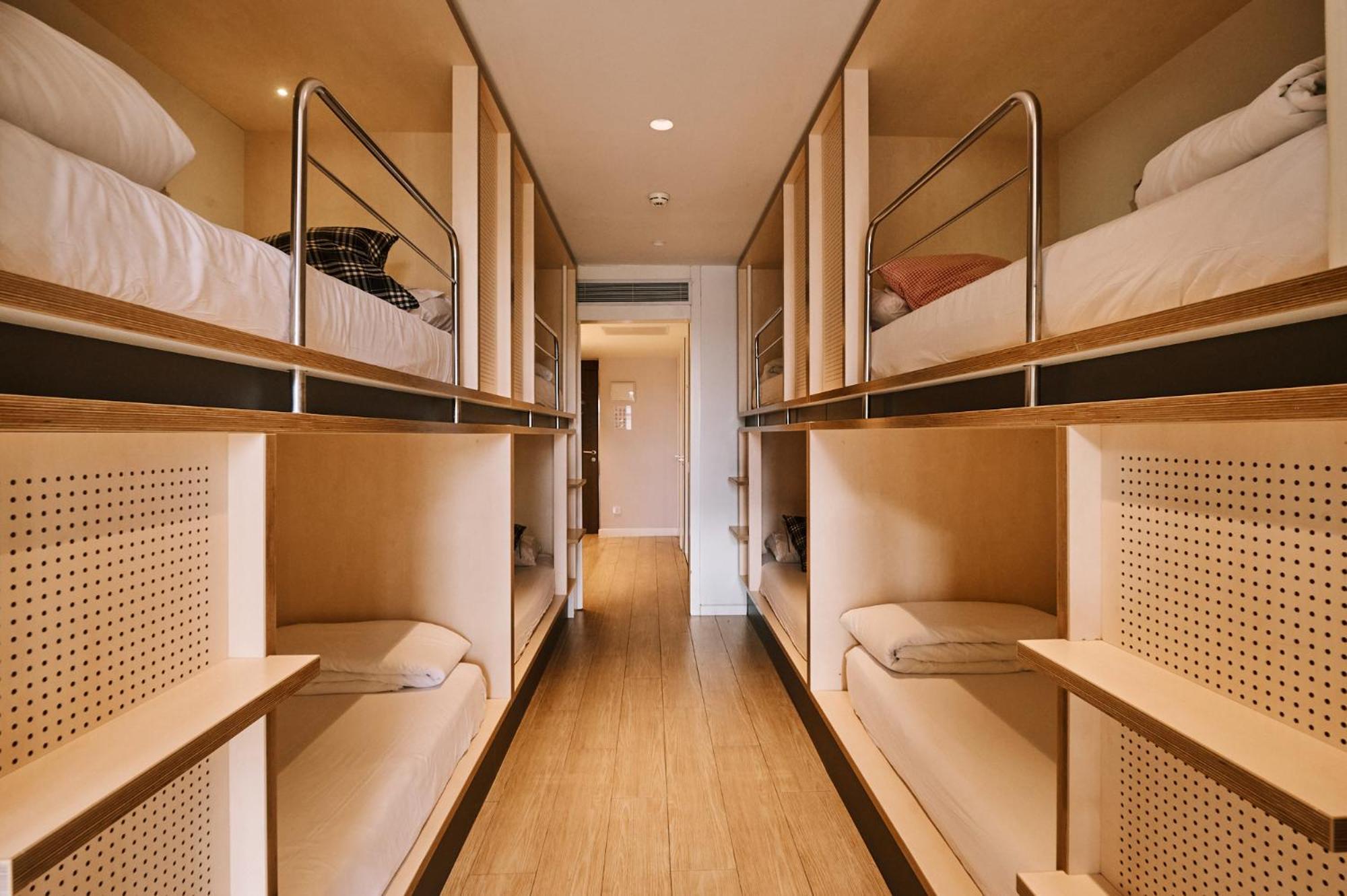 Bed 8-Bed Mixed Dormitory Room