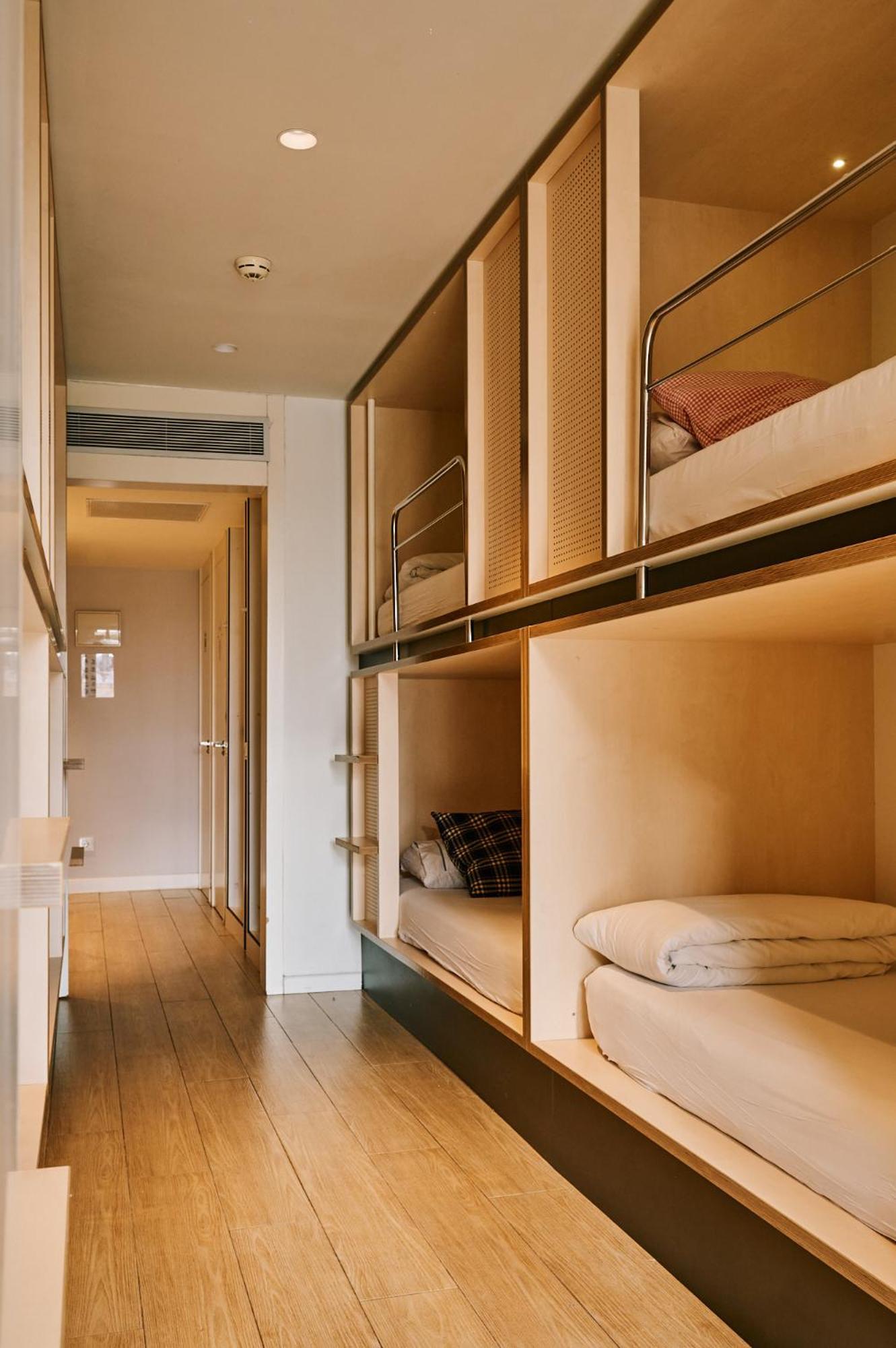 Bed 8-Bed Mixed Dormitory Room