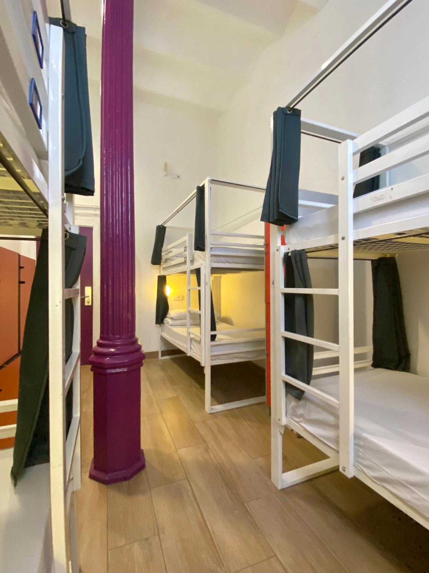 Bed 6-Bed Mixed Dorm