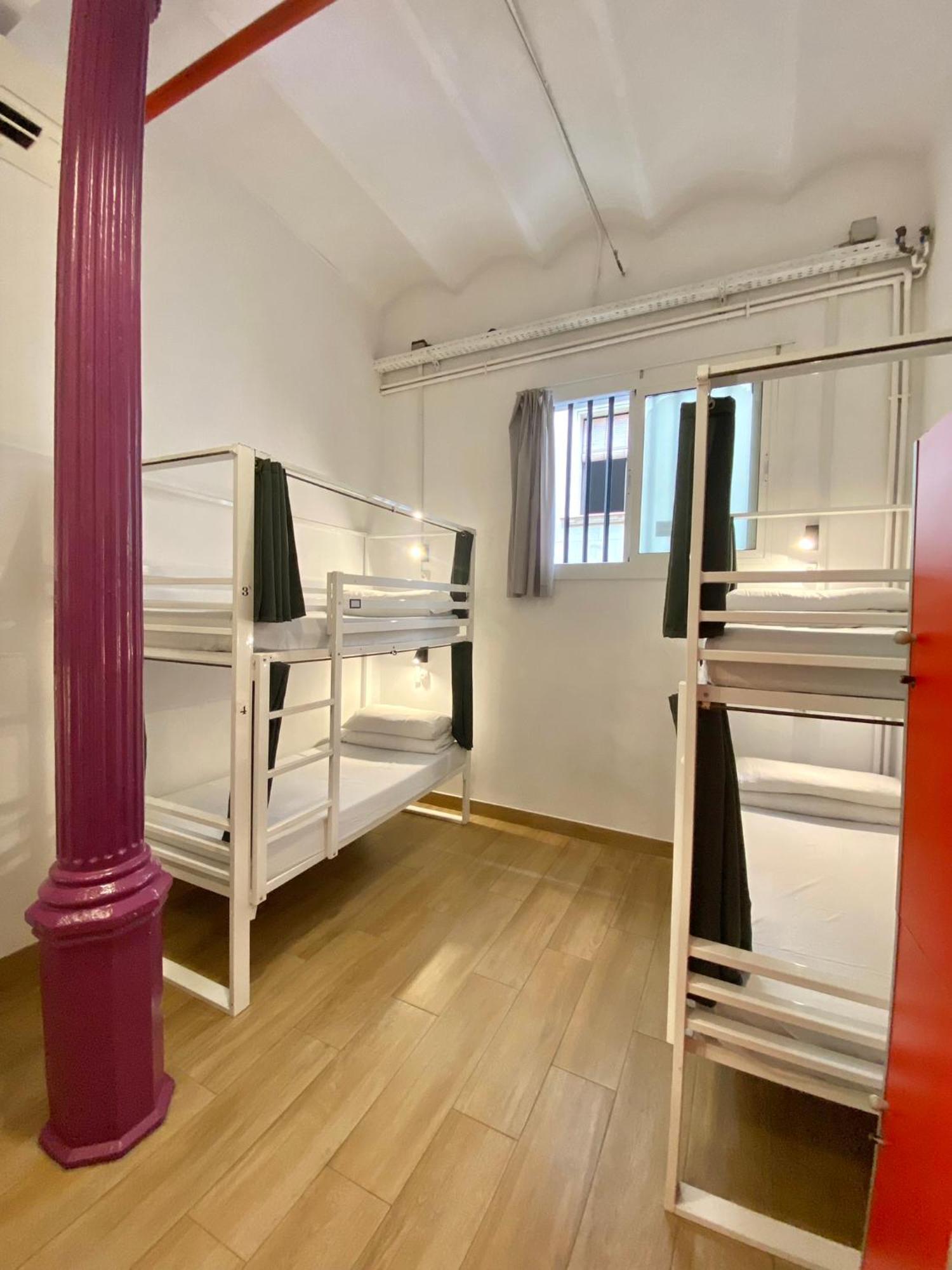Bed 6-Bed Mixed Dorm