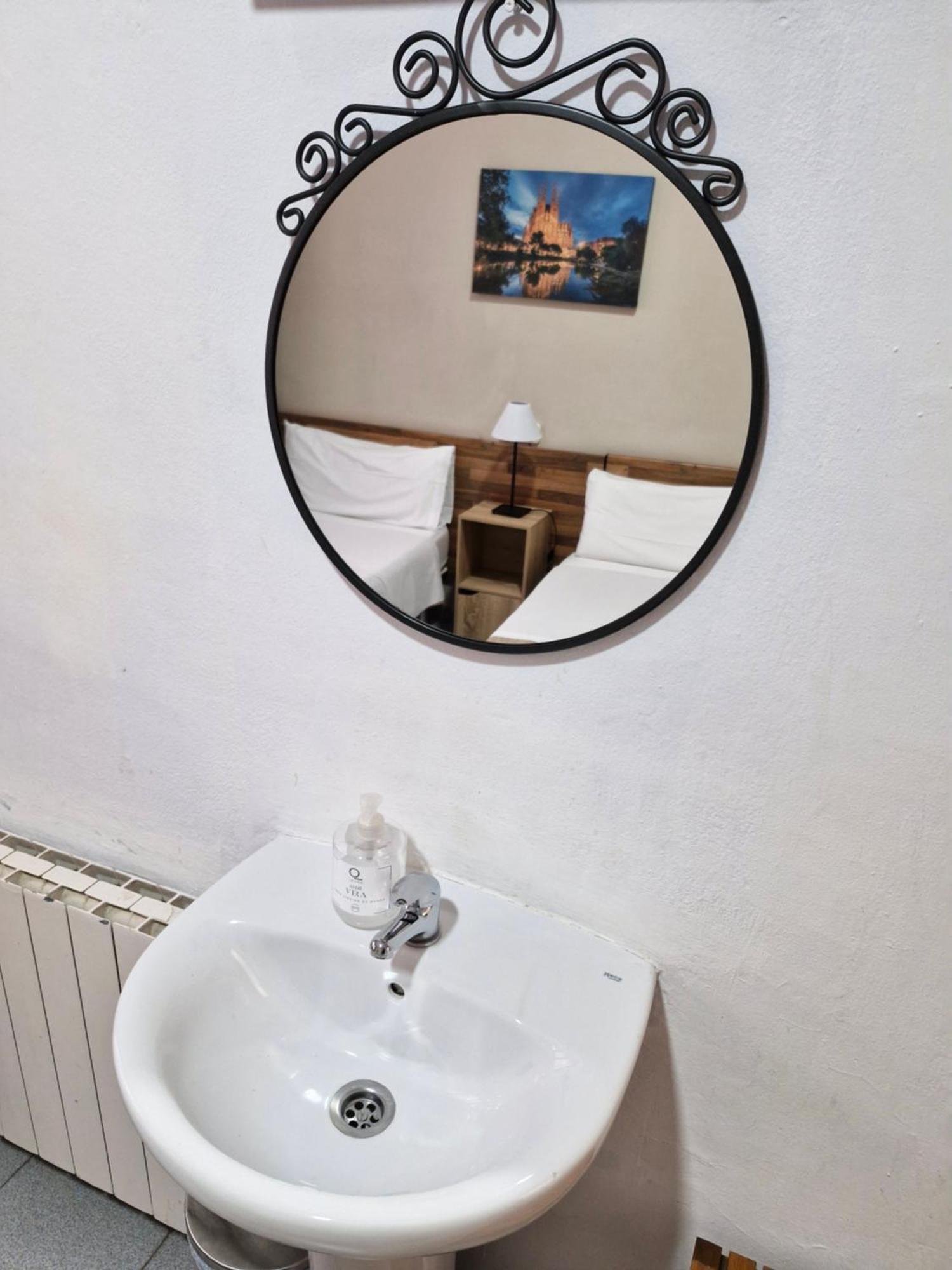 Twin Room Private Bathroom