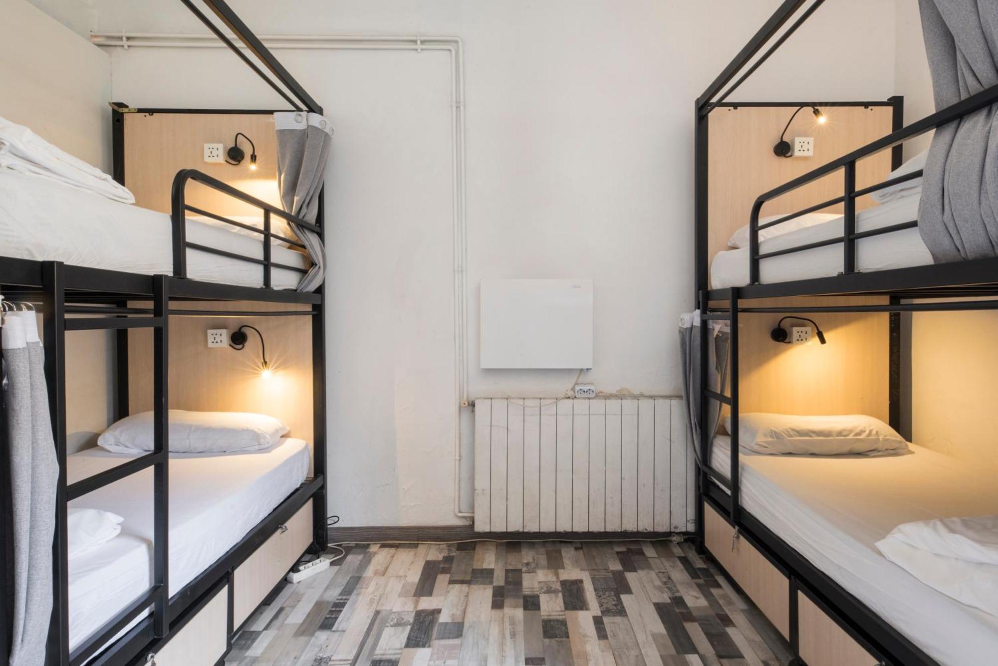 Posto Letto in Dormitorio Misto con 6 Letti