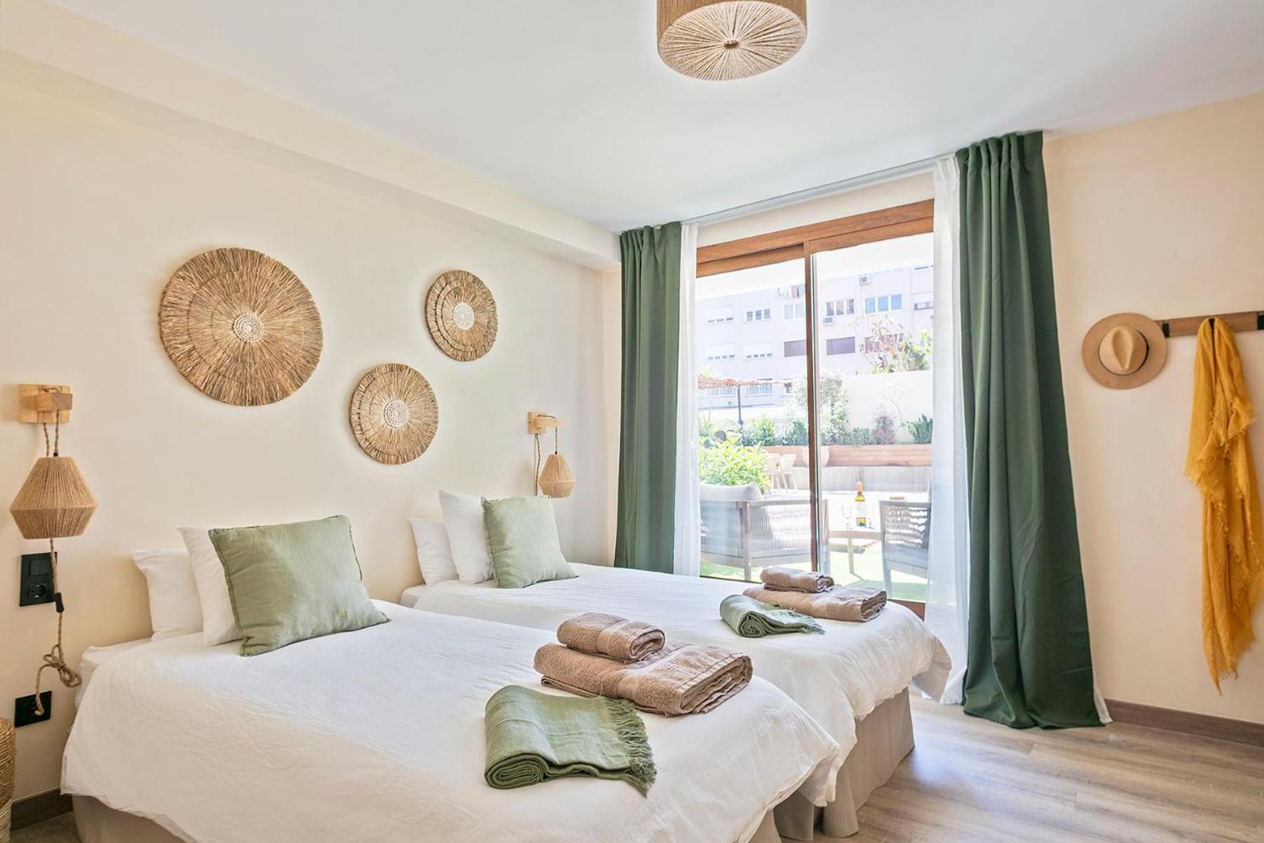 Double Room Private External Bathroom