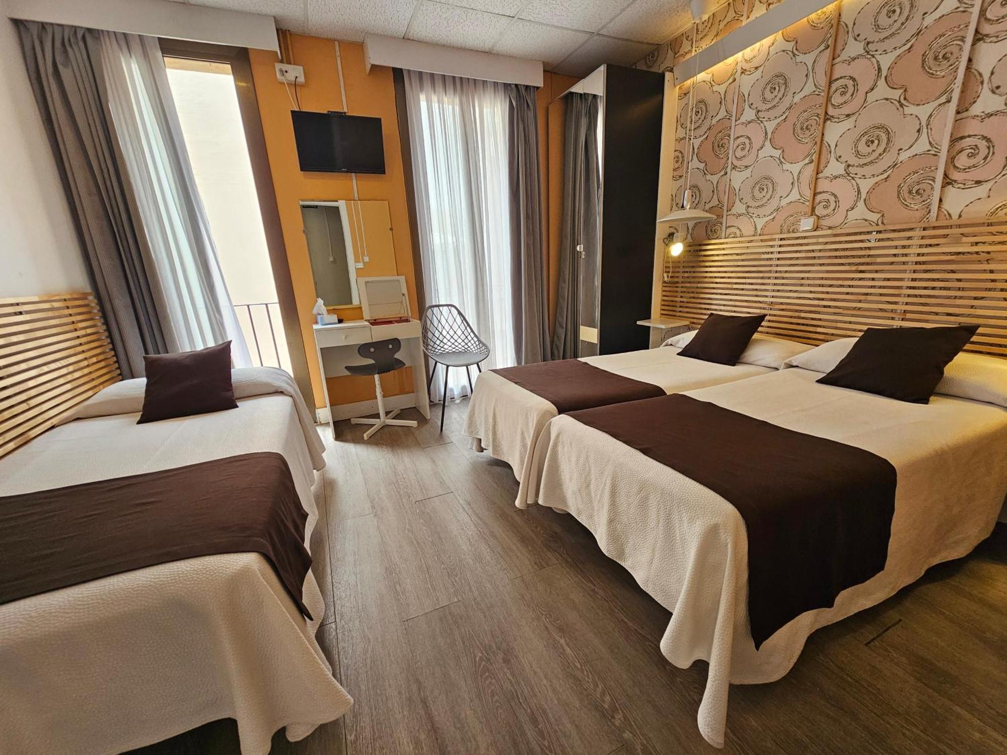 Camera Tripla