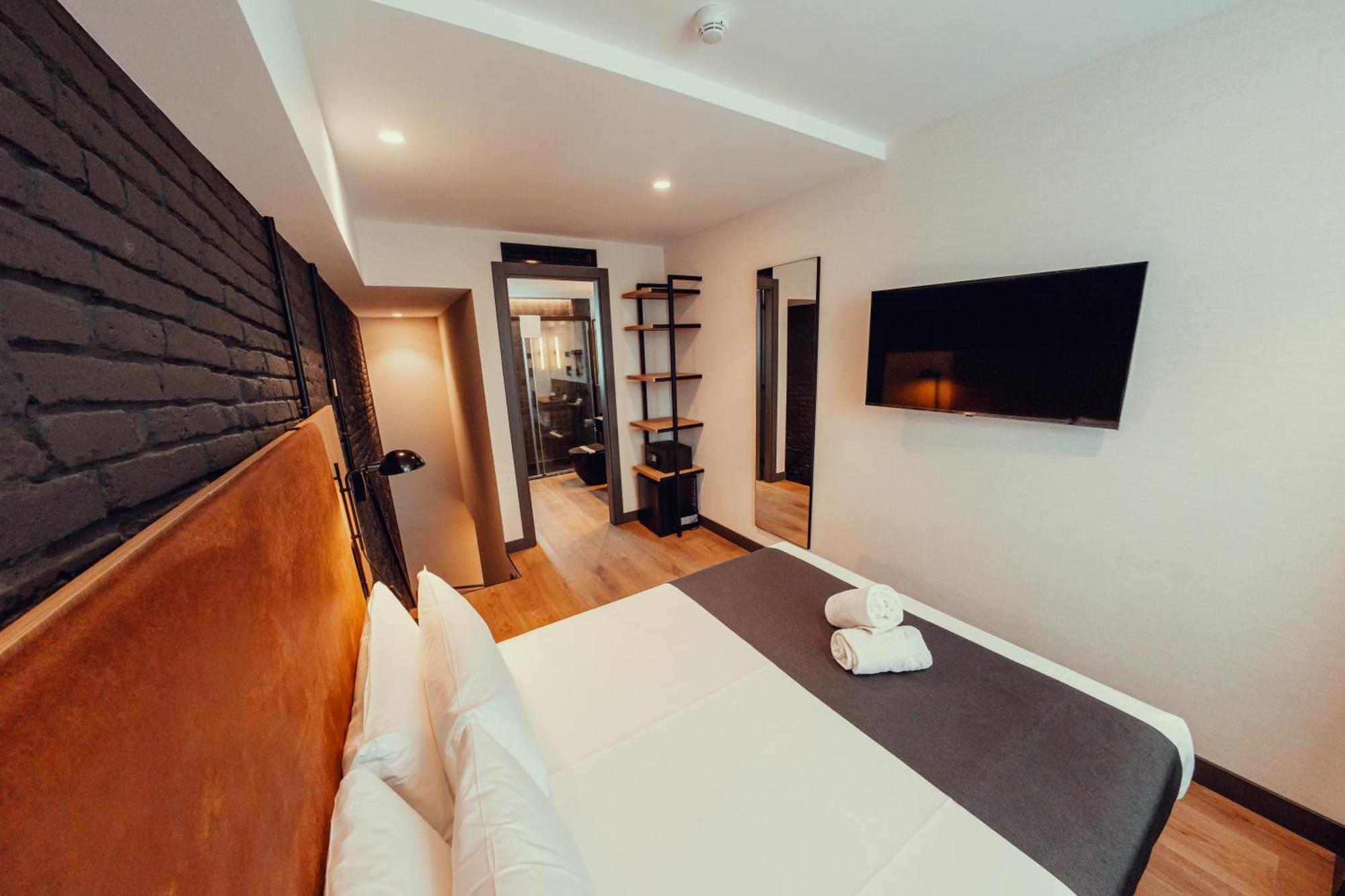 Single Room,1697850707:JPEG