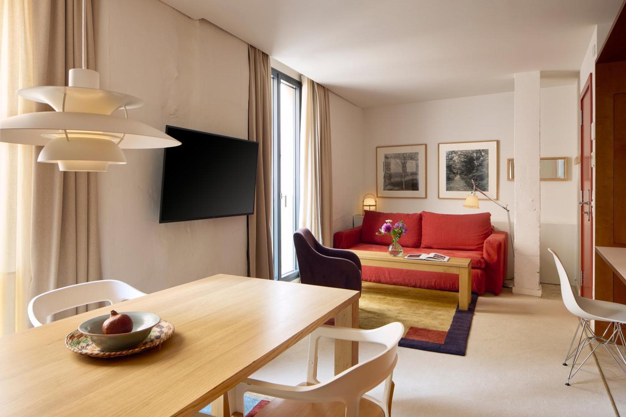 One-Bedroom Apartment