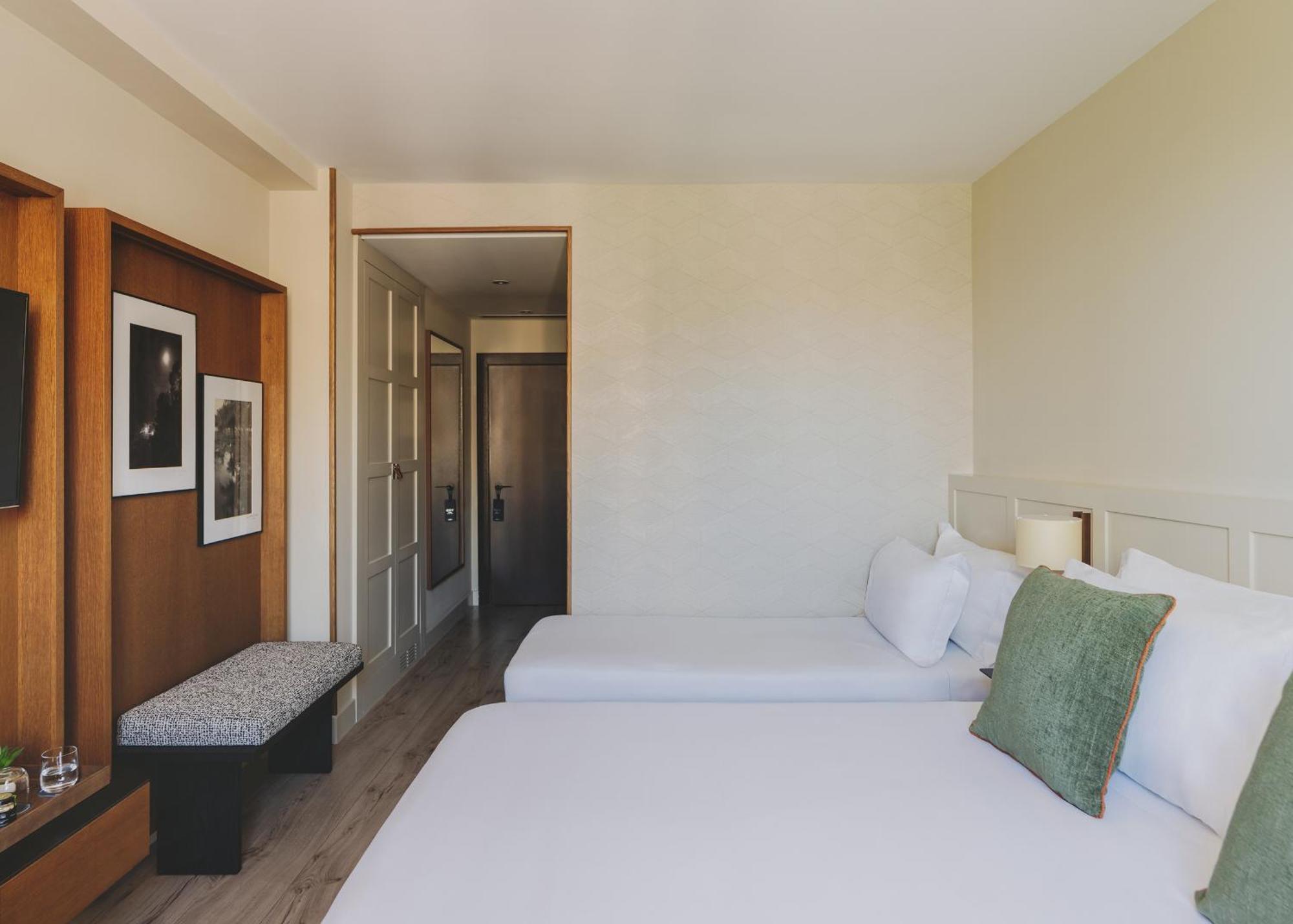 Superior Room Extra Bed,1742584894:JPEG