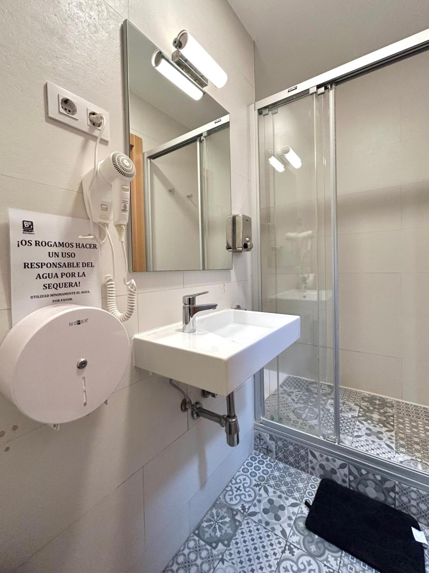 Double Room with Shared Toilet,1765199504:JPEG