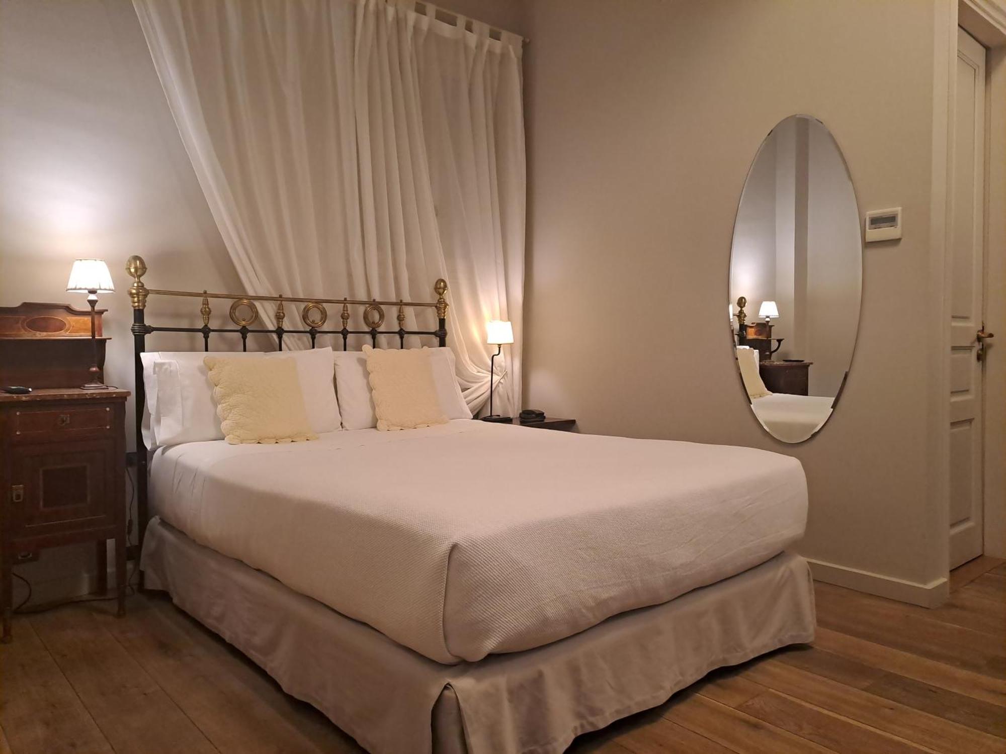 Small Double Room,1765316876:JPEG