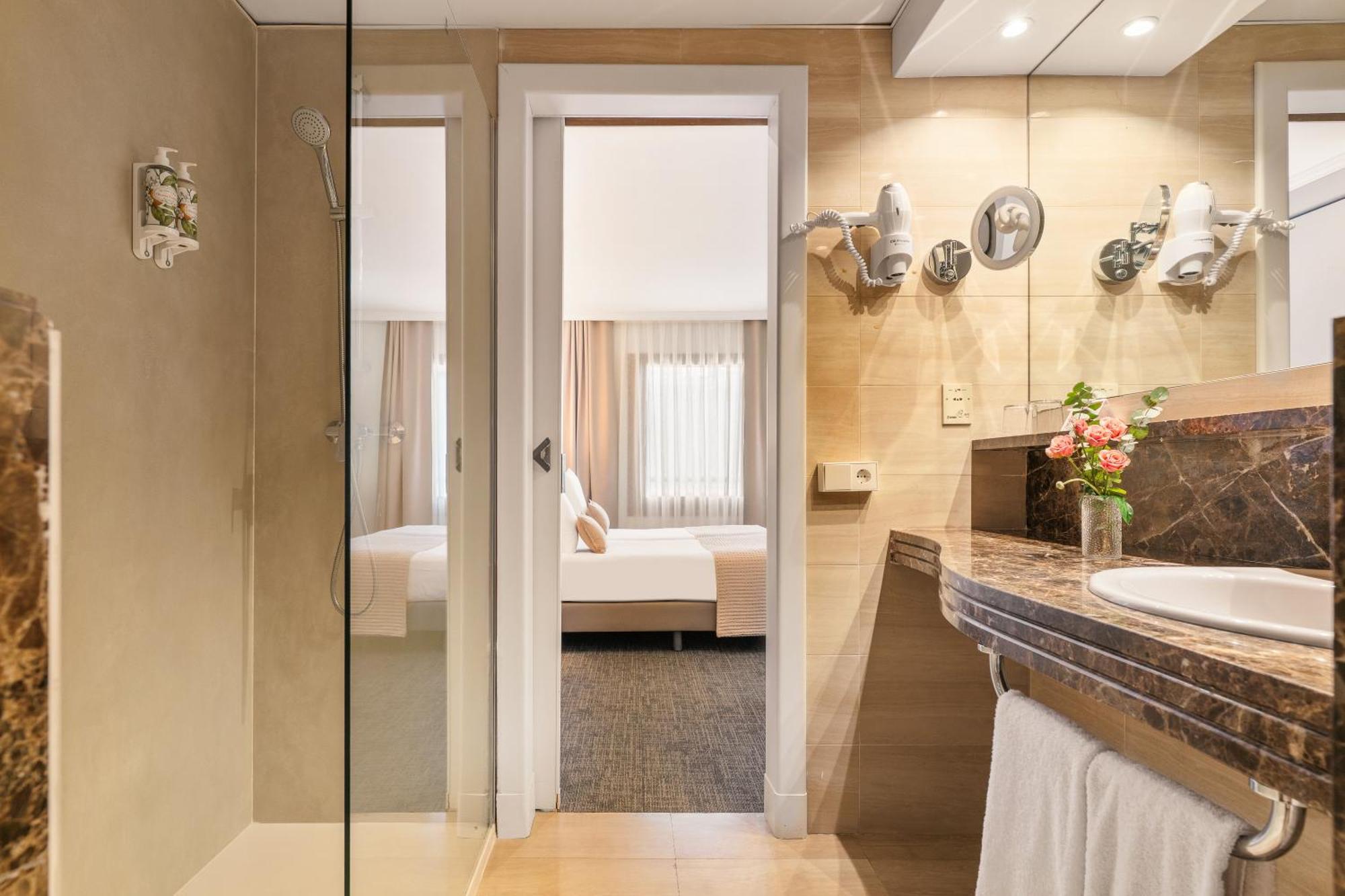 Superior Suite Kitchenette