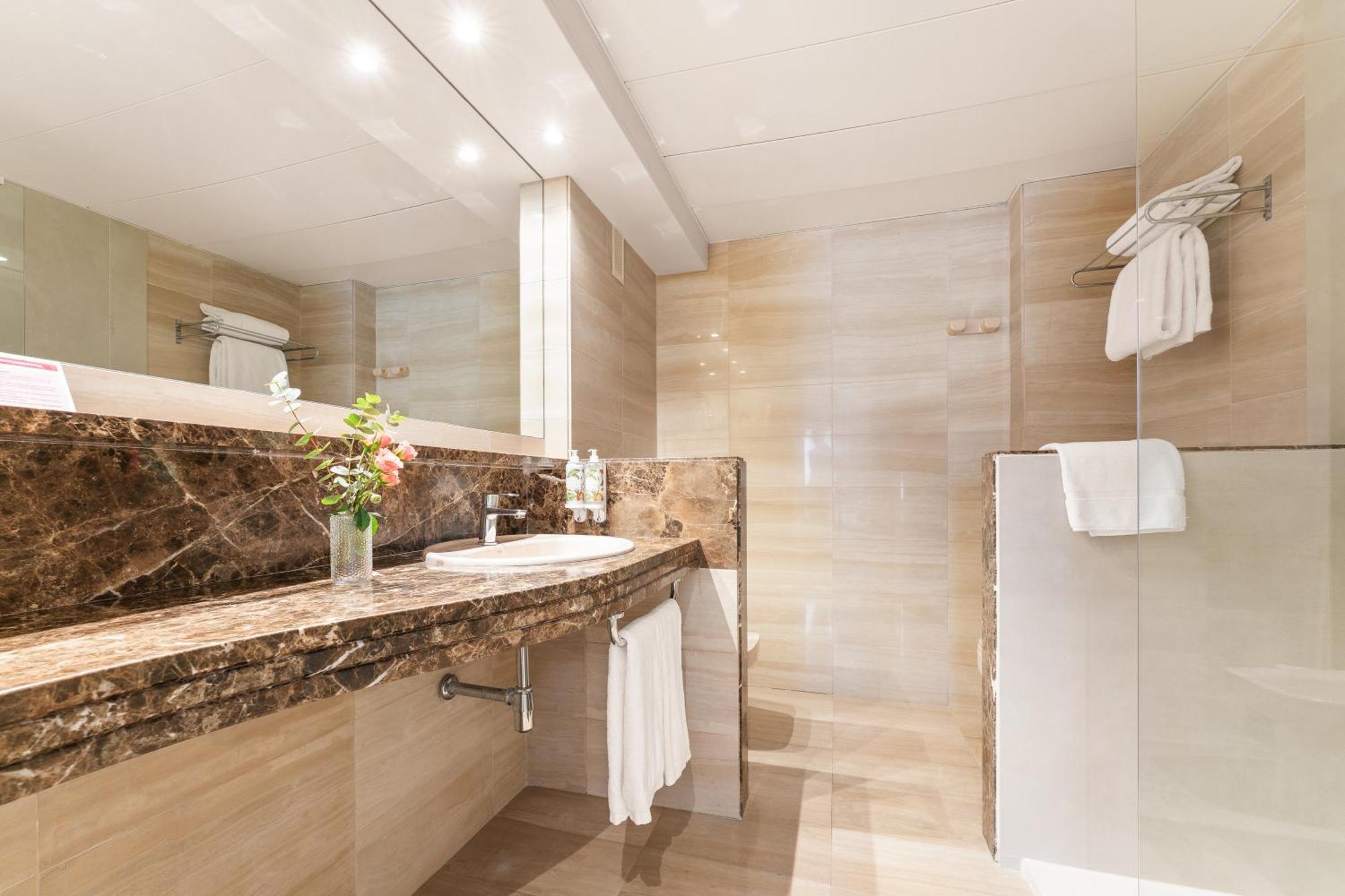 Superior Suite Kitchenette