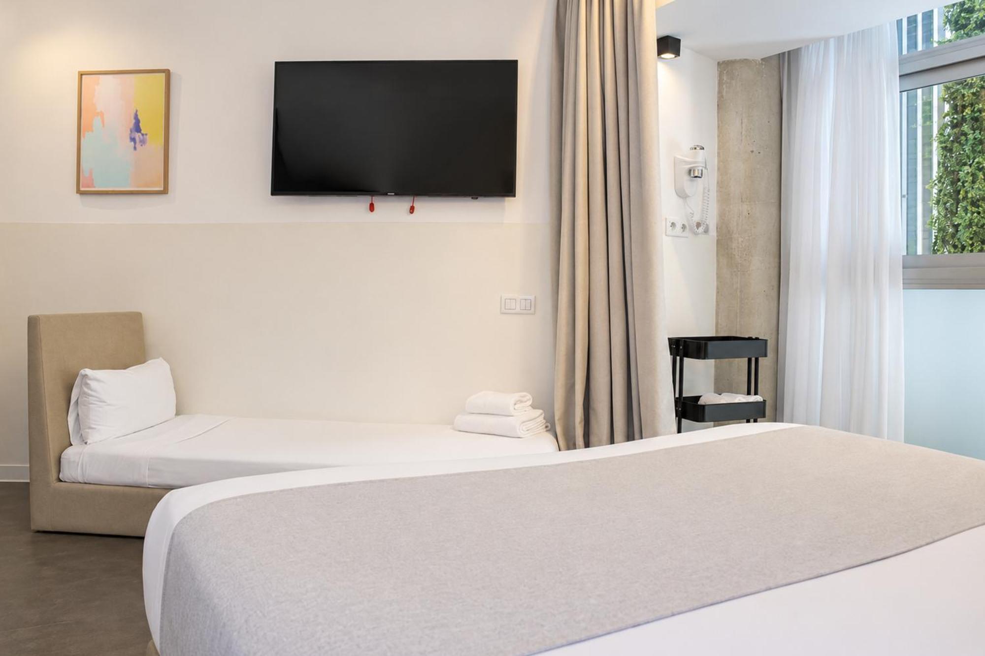 Basic Triple Room