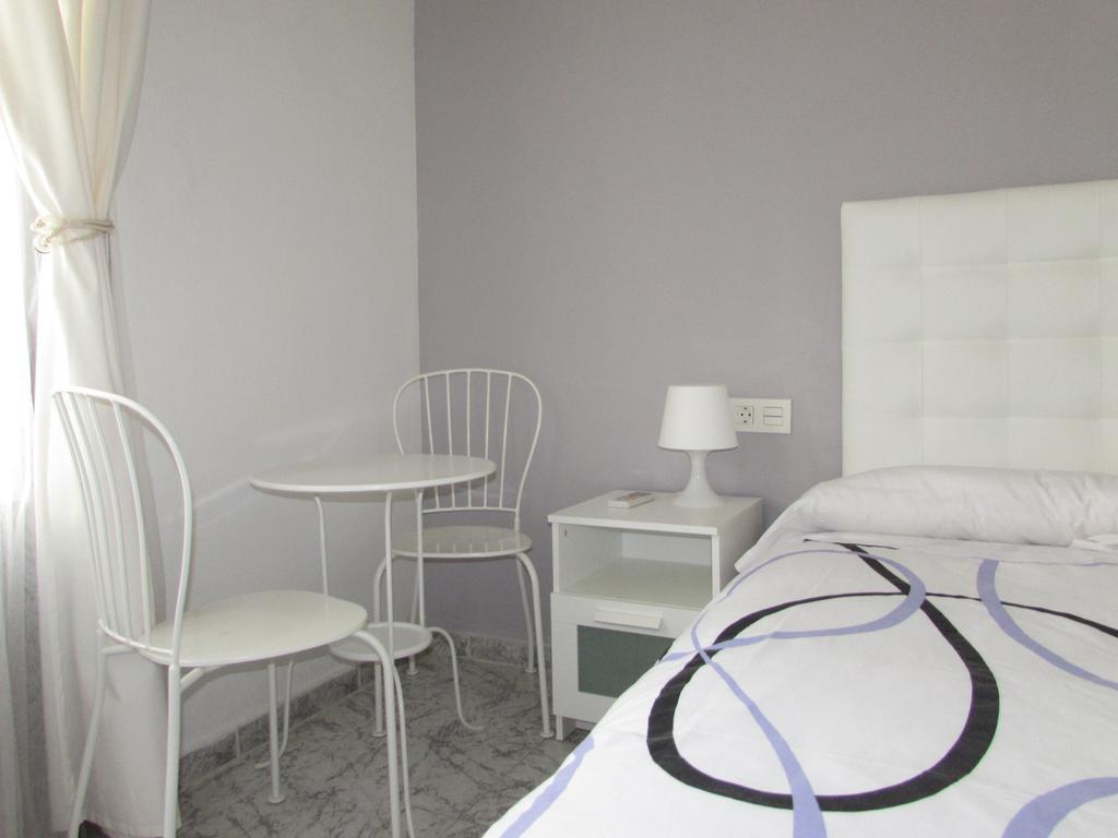 Camera Singola con Bagno Privato e Terrazza