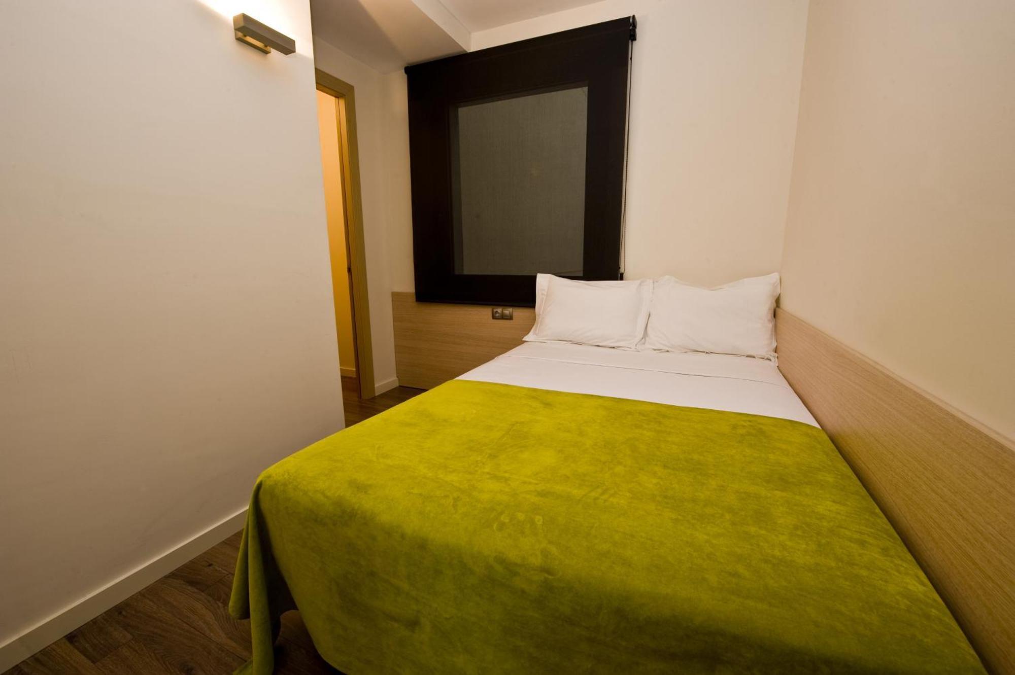 Three-Bedroom Apartment Private Terrace
