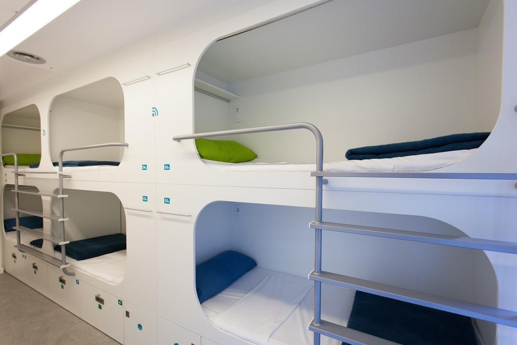 Bed 12-Bed Mixed Dormitory Room