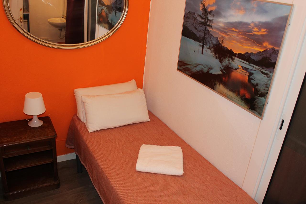 Camera Singola con Bagno in Comune