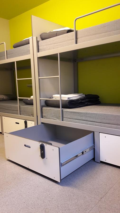 Posto Letto in Dormitorio Femminile per 8 Persone