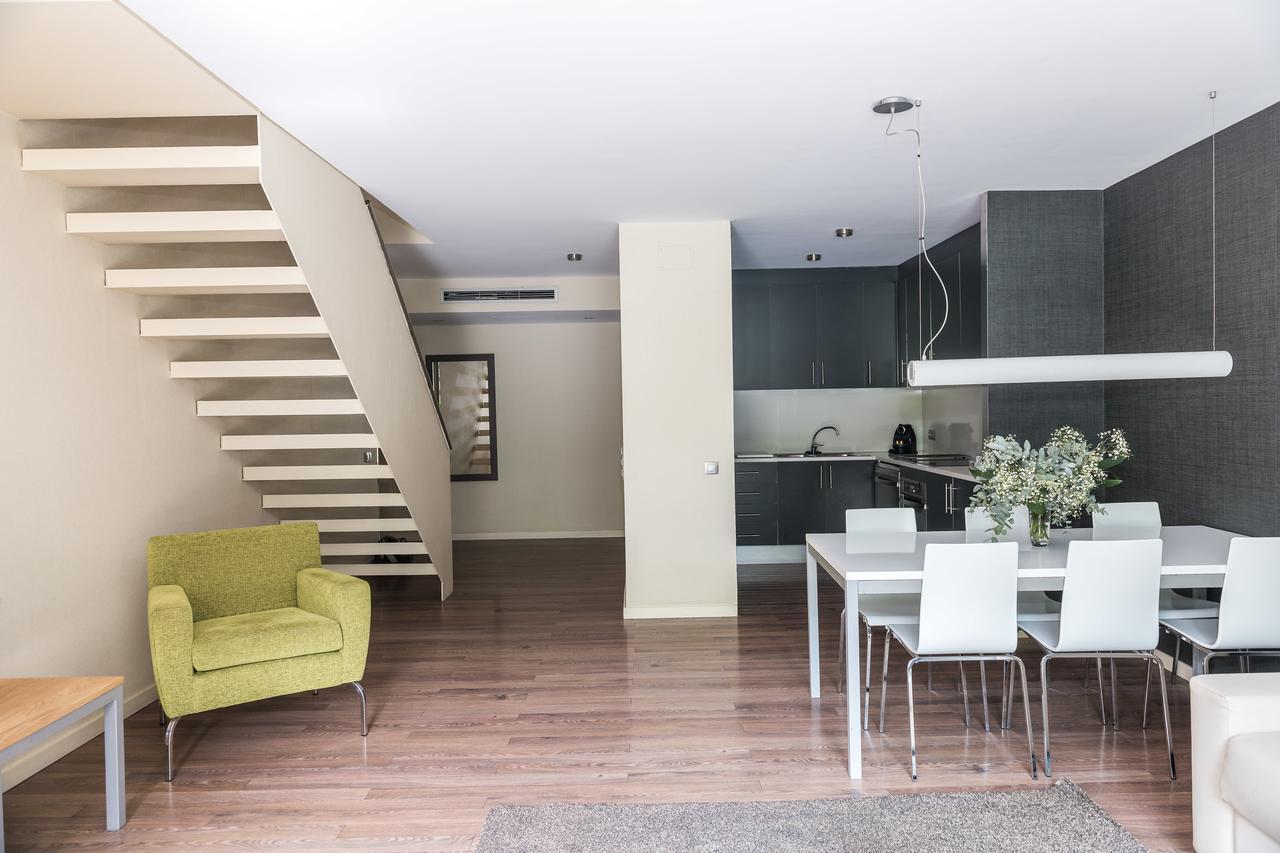 Three-Bedroom Apartment Private Terrace
