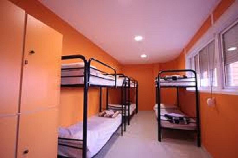 Posto Letto in Dormitorio Misto con 10 Letti
