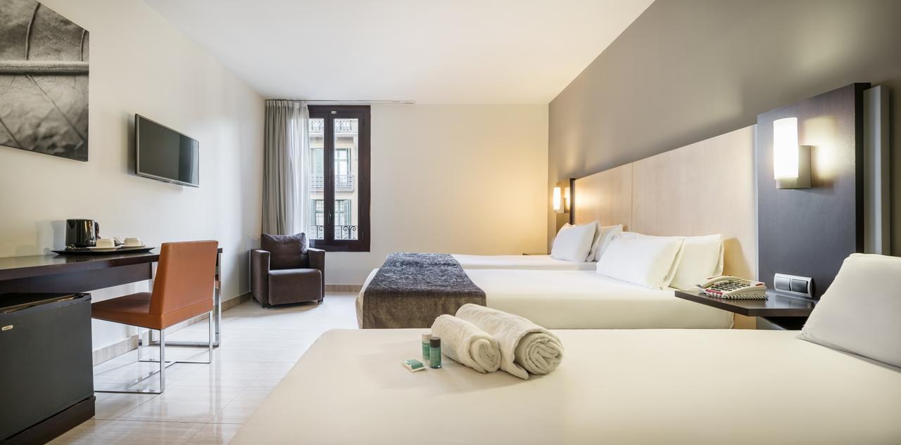 Camera Matrimoniale/Doppia con Letti Singoli con Letto Supplementare (2 Adulti + 1 Bambino)