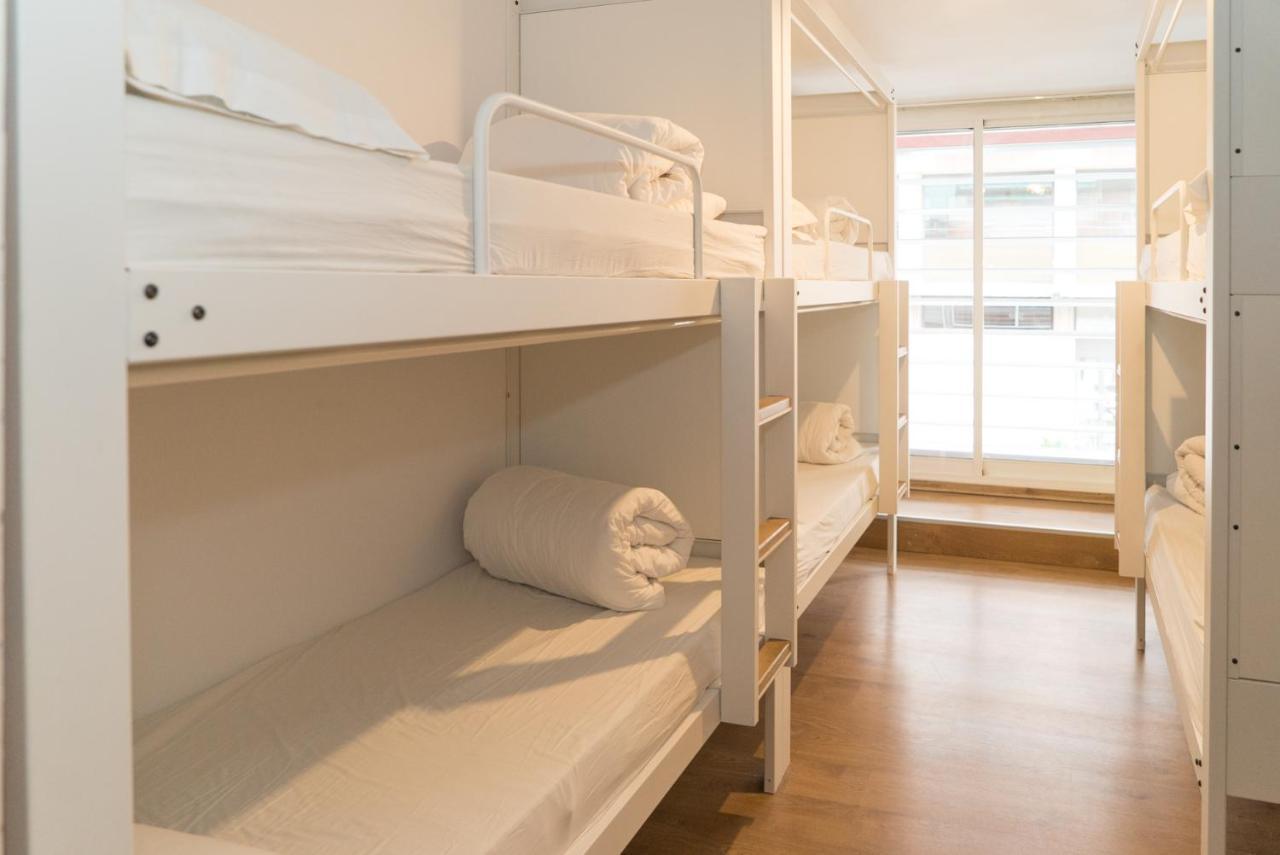 Single Bed 6-Bed Dormitory Room