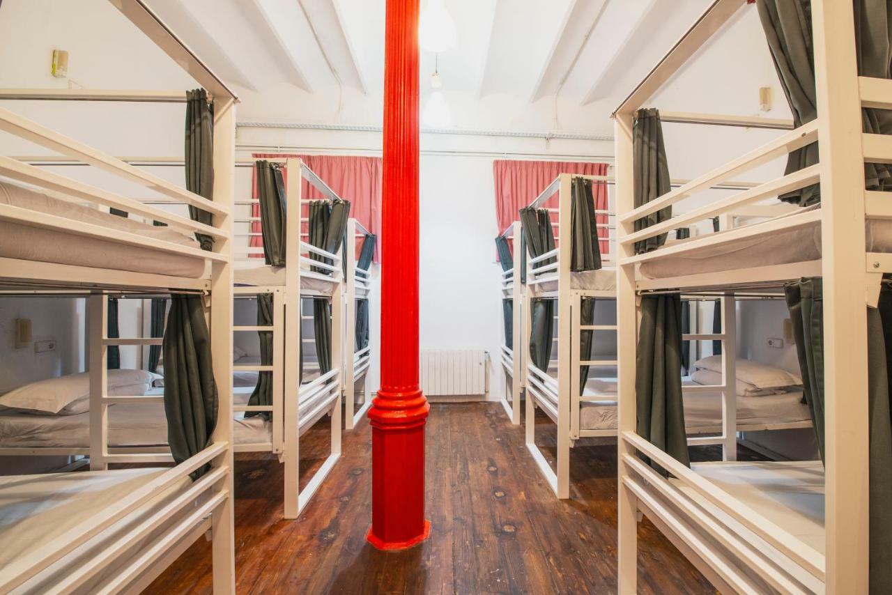 Bed 12-Bed Mixed Dorm