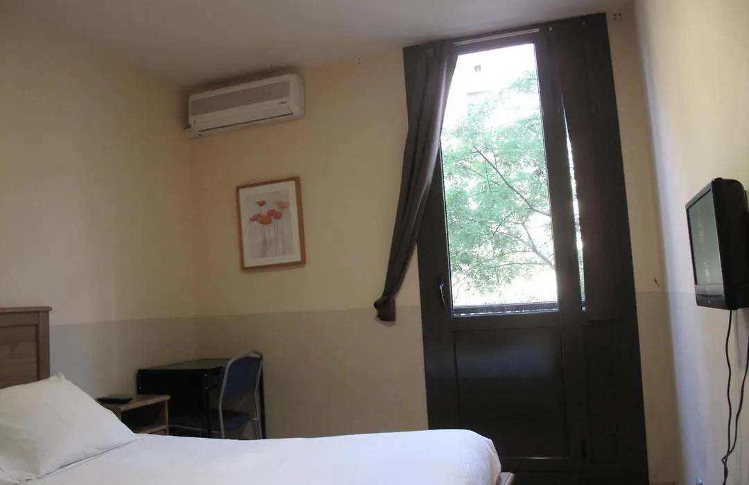 Hostal Lk Barcelona-1