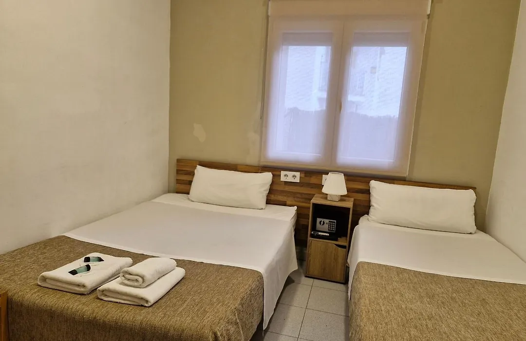 Hostal Elkano-1