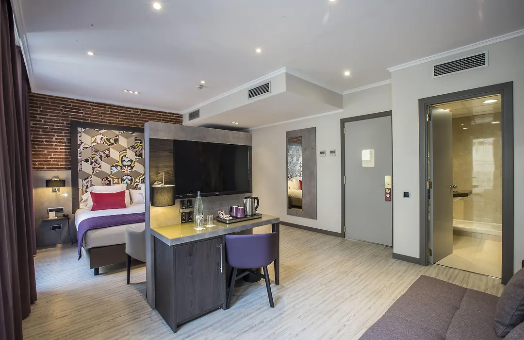 Leonardo Hotel Barcelona Las Ramblas-1