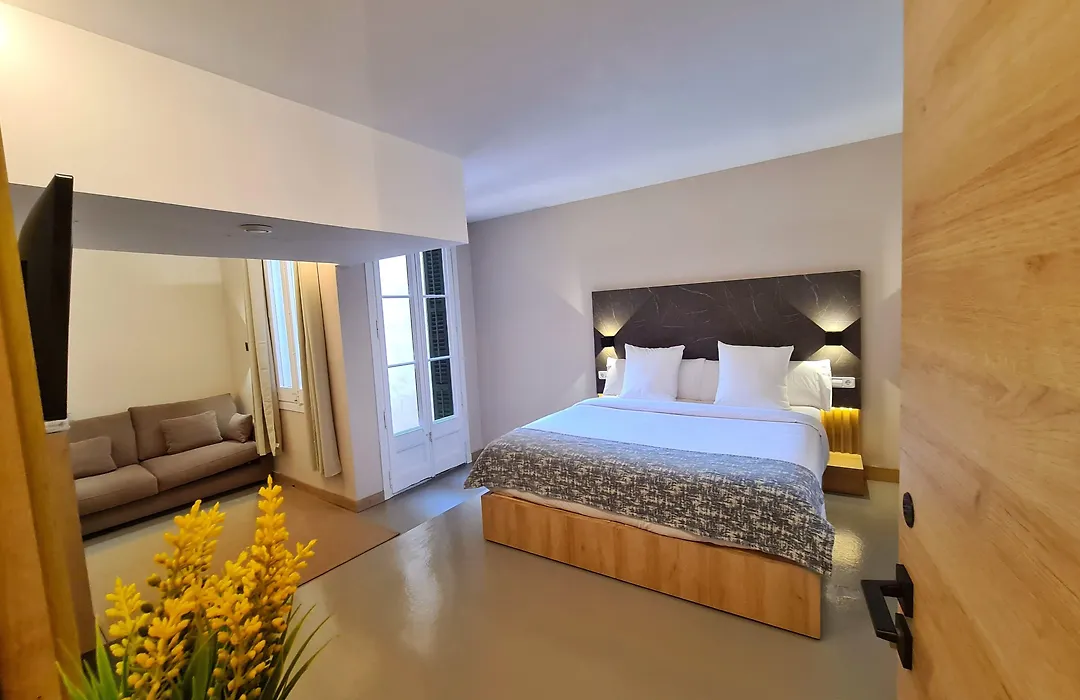 Raval Botella Private Rooms-1
