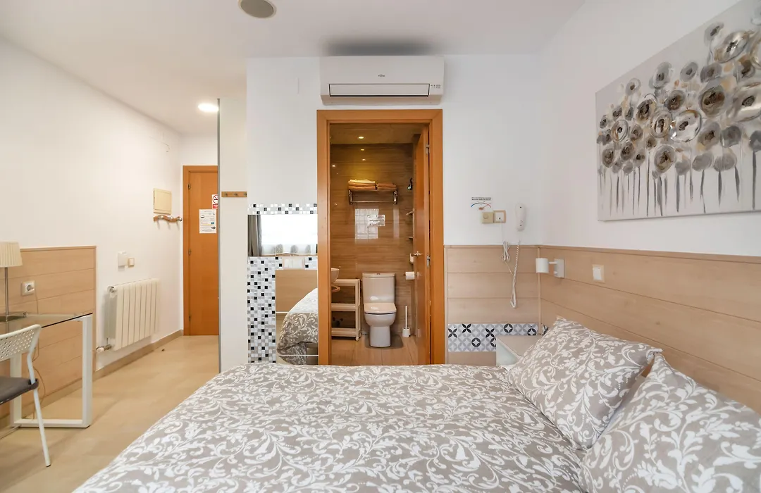 Hostal House-1