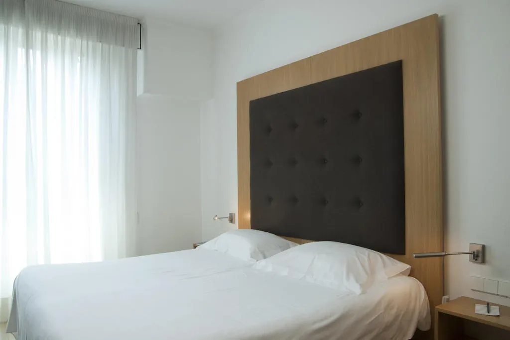 Hotel Montecarlo-1