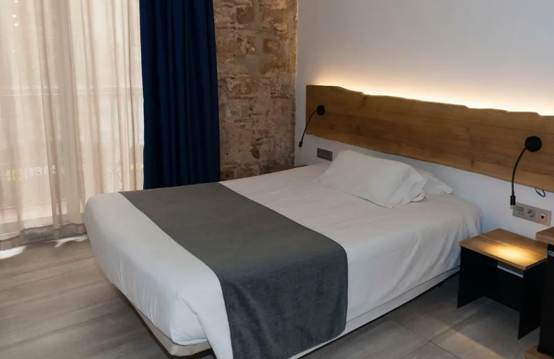 Hostal Paris-1