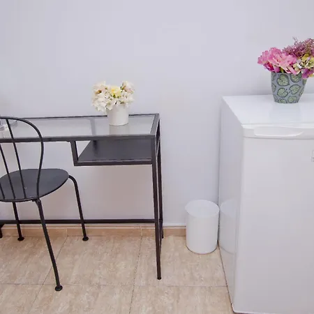 Barcelona City North Hostal-3