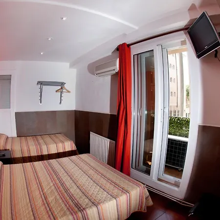 Be Ramblas Guest House-3