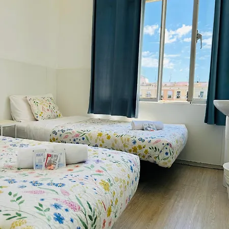 Central And Basic Universitat For Young Hostel-2