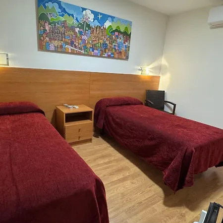 Hostal Madrazo-3