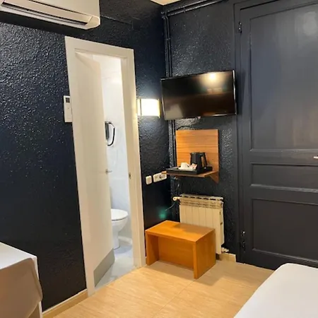 Hostal Iznájar Barcelona-3