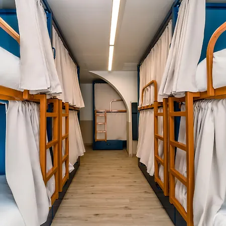 Amistat Beach Hostel Barcelona-2