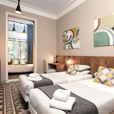 Jardinets Guest House-3