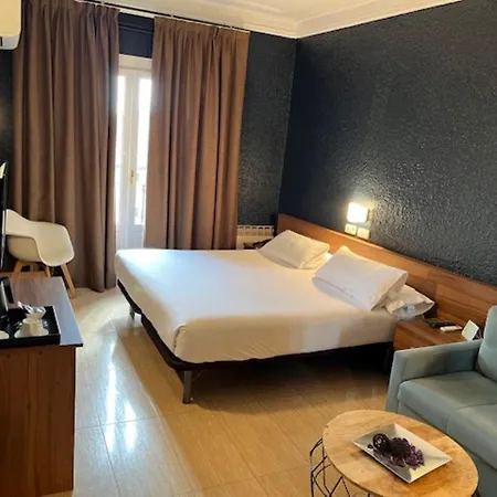 Hostal Iznájar Barcelona-2