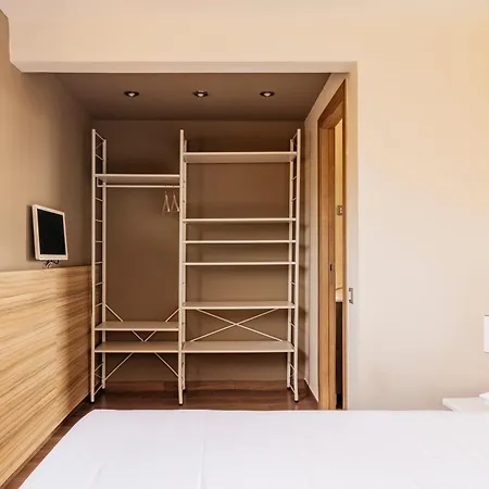 Barcelona Apartment Milà-3