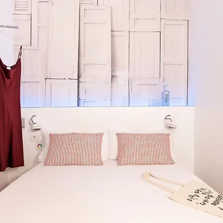 Chic&Basic Tallers Hostal-3